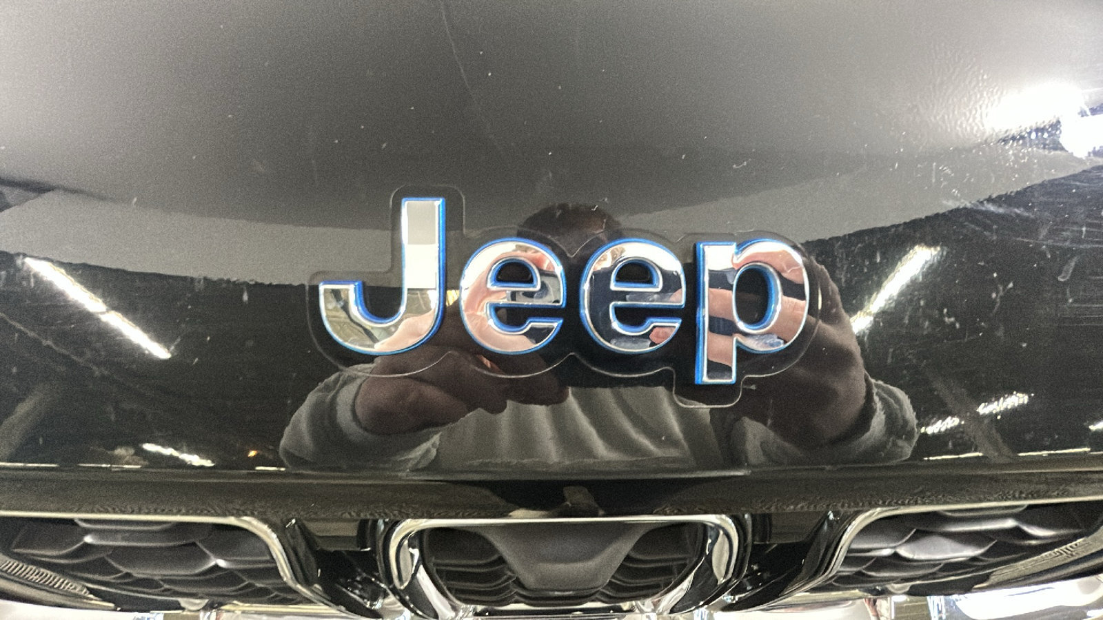 Used 2023 Jeep Grand Cherokee 4WD 4xe w/ Luxury Tech Group II image 10