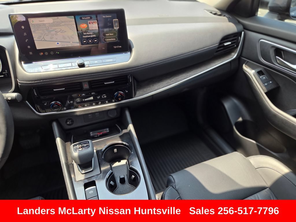 Used 2025 Nissan Rogue Platinum w/ Tech Package FWD image 16