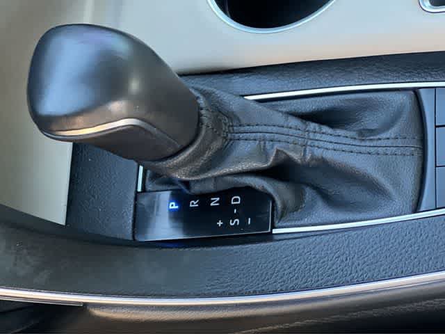 Used 2022 Toyota Avalon XLE image 16