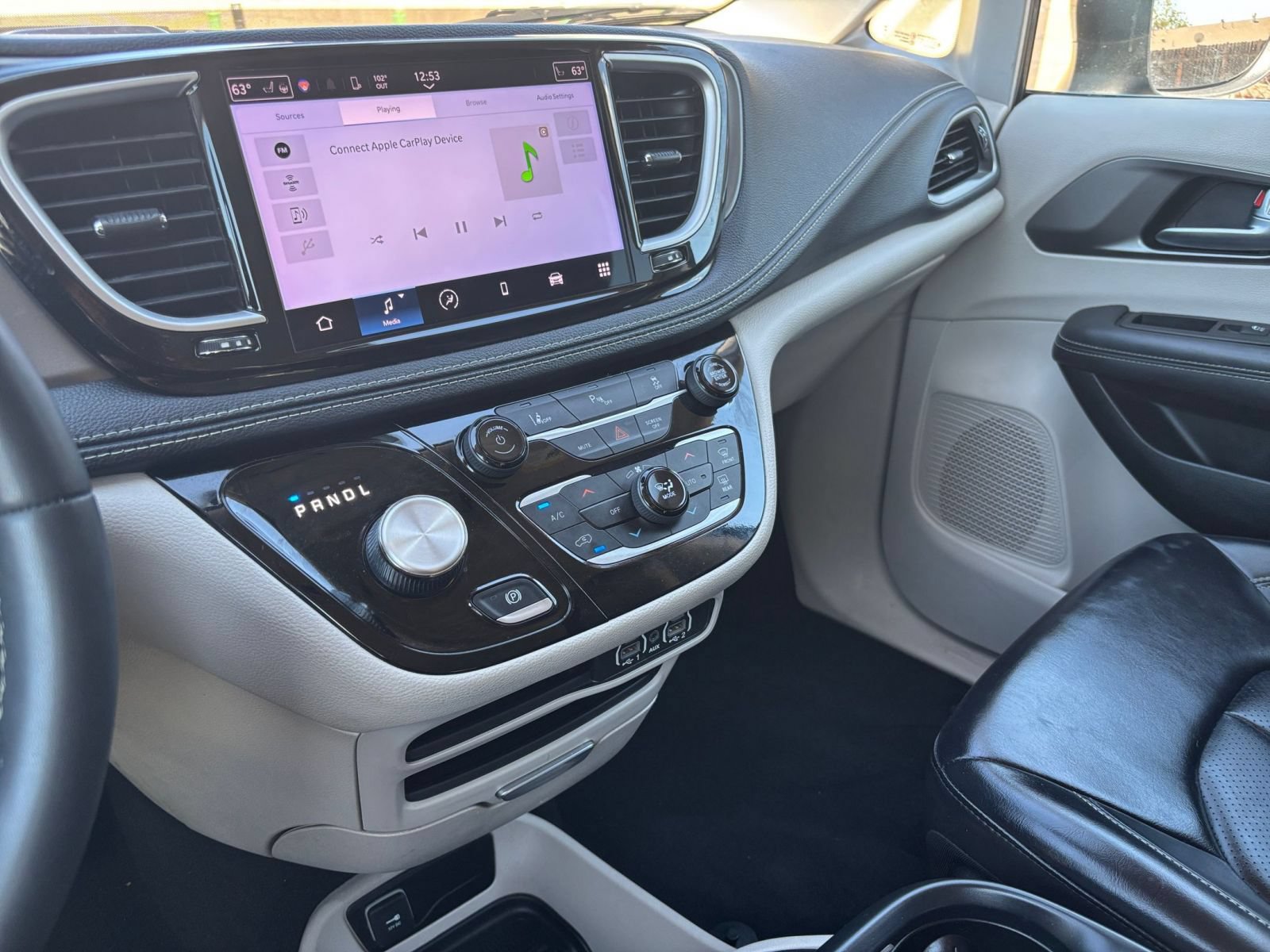 Used 2023 Chrysler Pacifica Touring-L FWD image 43