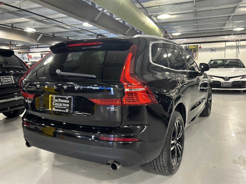 Certified 2021 Volvo XC60 T5 Momentum w/ Premium Package image 2