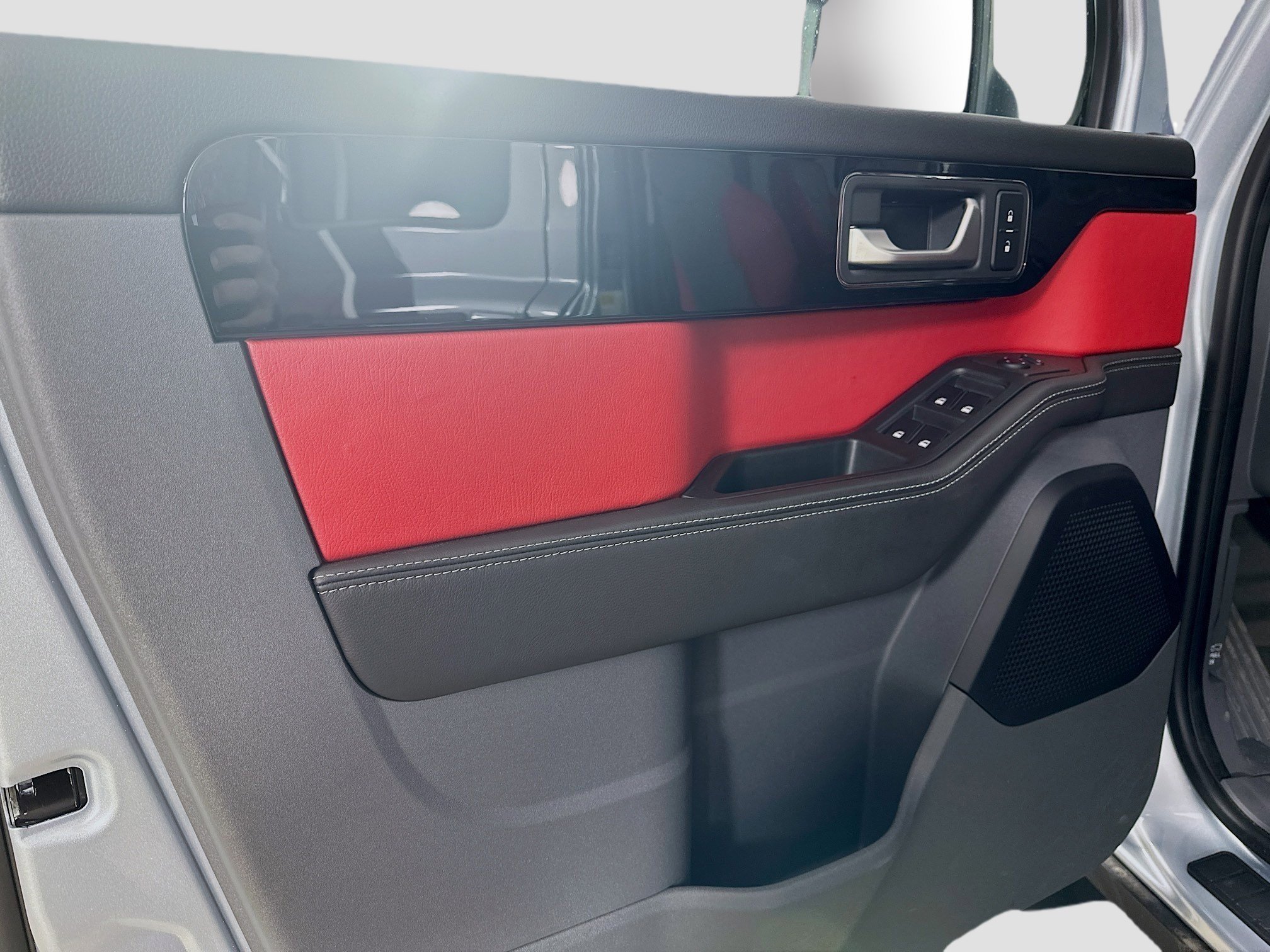 New 2025 INEOS Grenadier Station Wagon AWD/4WD image 17