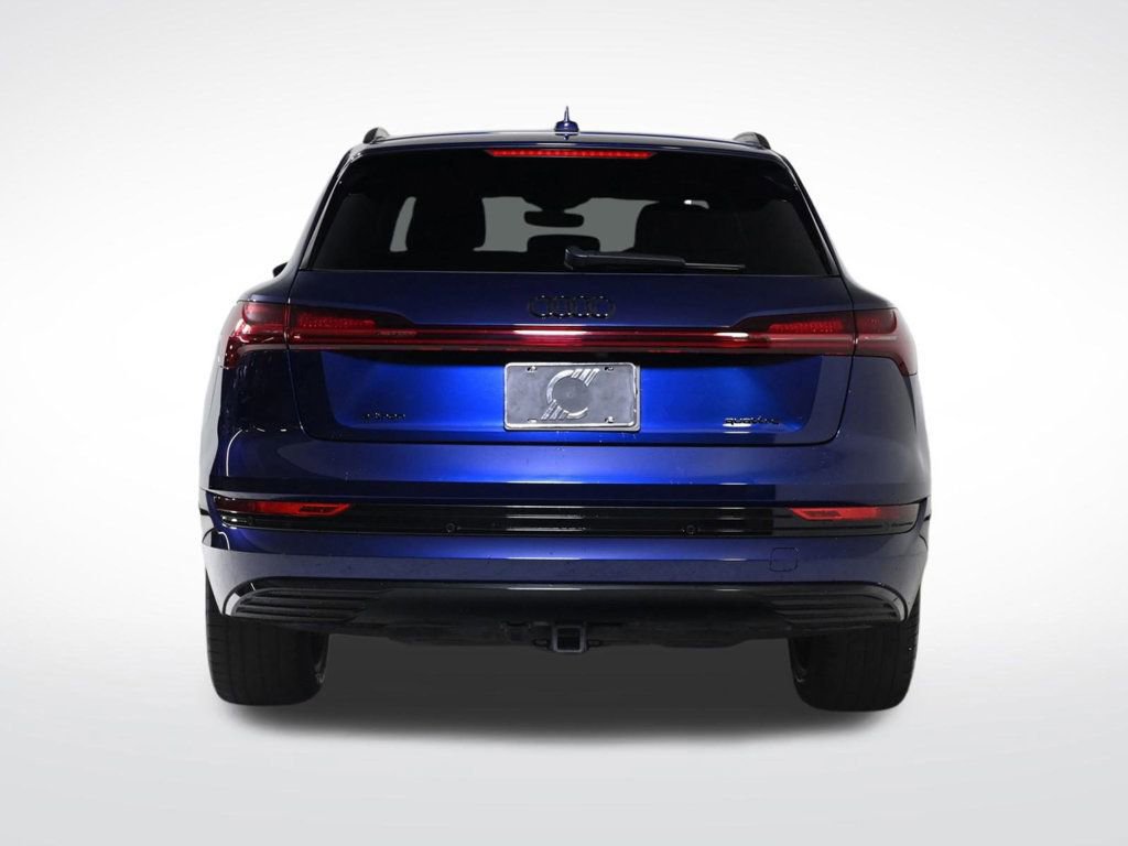Used 2023 Audi e-tron Premium Plus w/ Premium Plus Package image 4