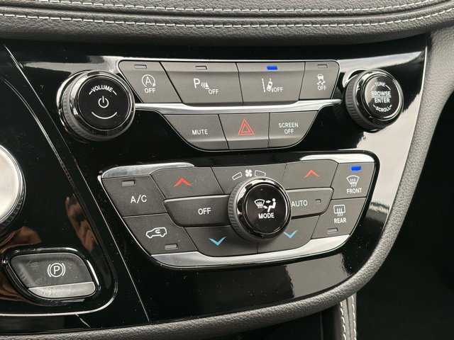 New 2026 Chrysler Pacifica Limited FWD image 24