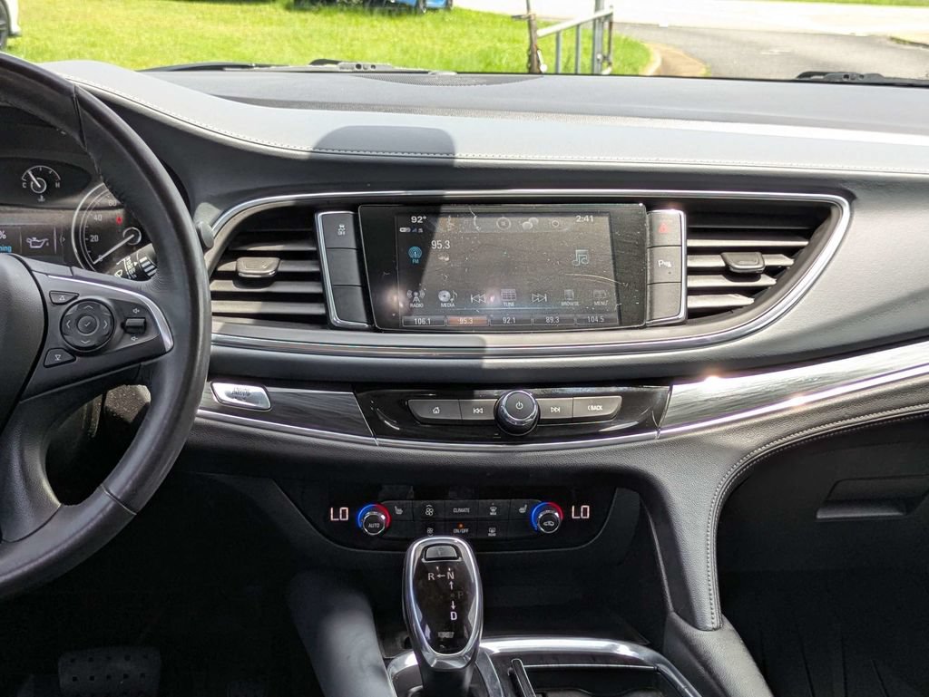 Used 2019 Buick Enclave Essence FWD image 20