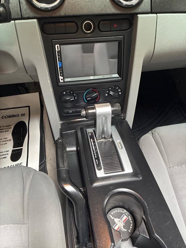 Used 2005 Ford Mustang Premium RWD image 26