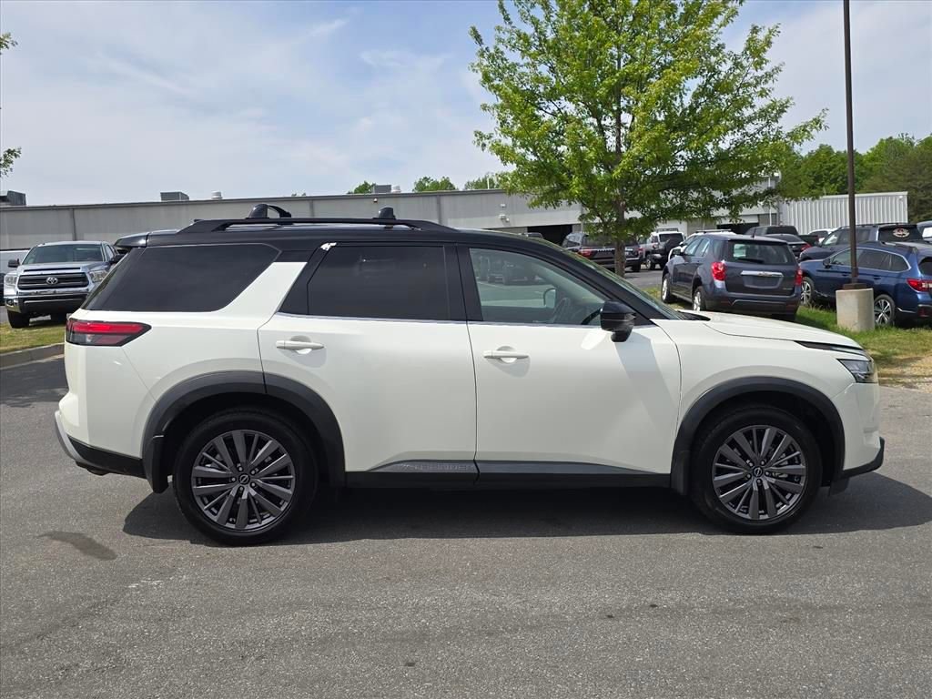 Used 2022 Nissan Pathfinder SL w/ SL Premium Package FWD image 2