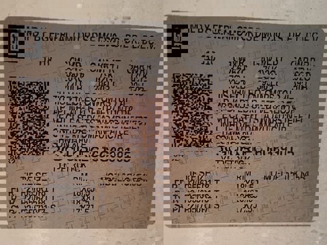 Used 2018 Chevrolet Silverado 1500 LT w/ Texas Edition image 31