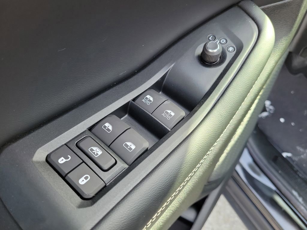 New 2026 Jeep Grand Cherokee Altitude image 12