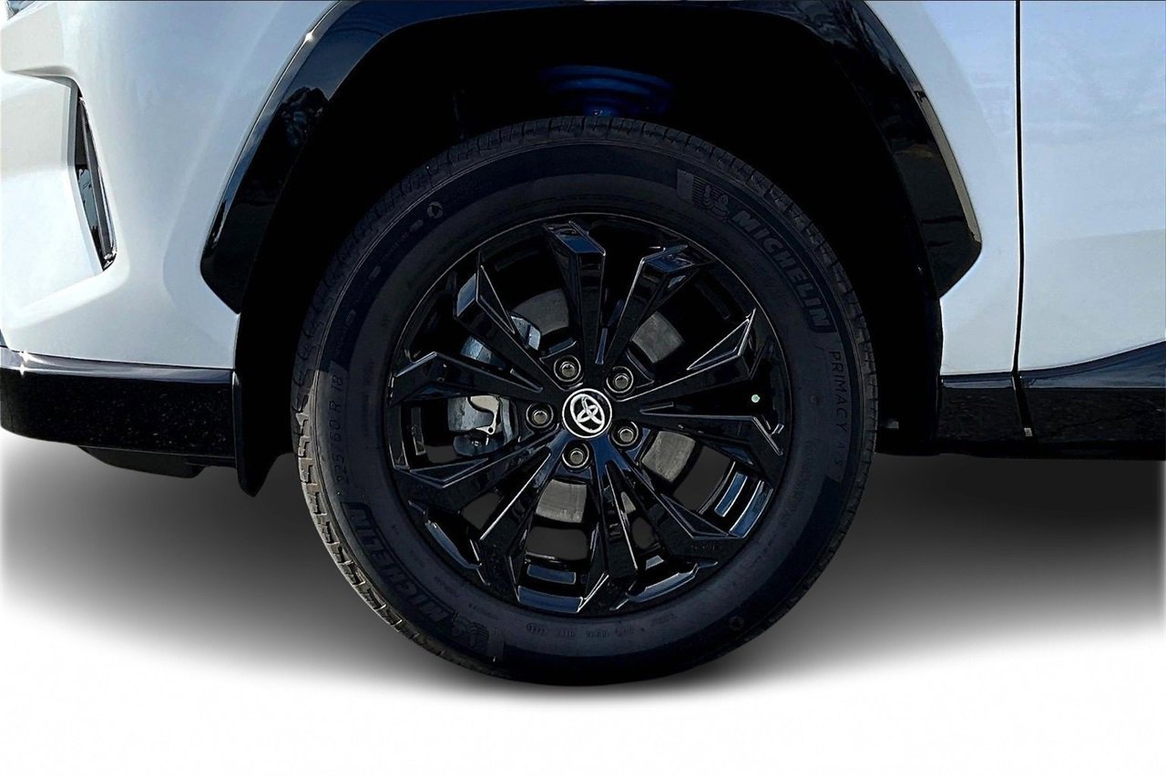 Used 2024 Toyota RAV4 XSE image 32