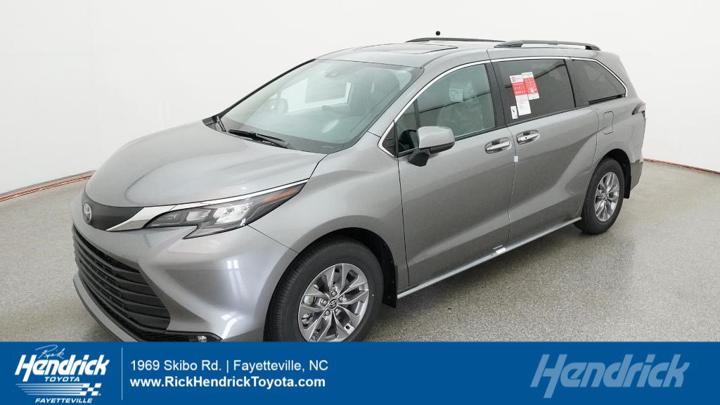 New 2026 Toyota Sienna XLE FWD image 1