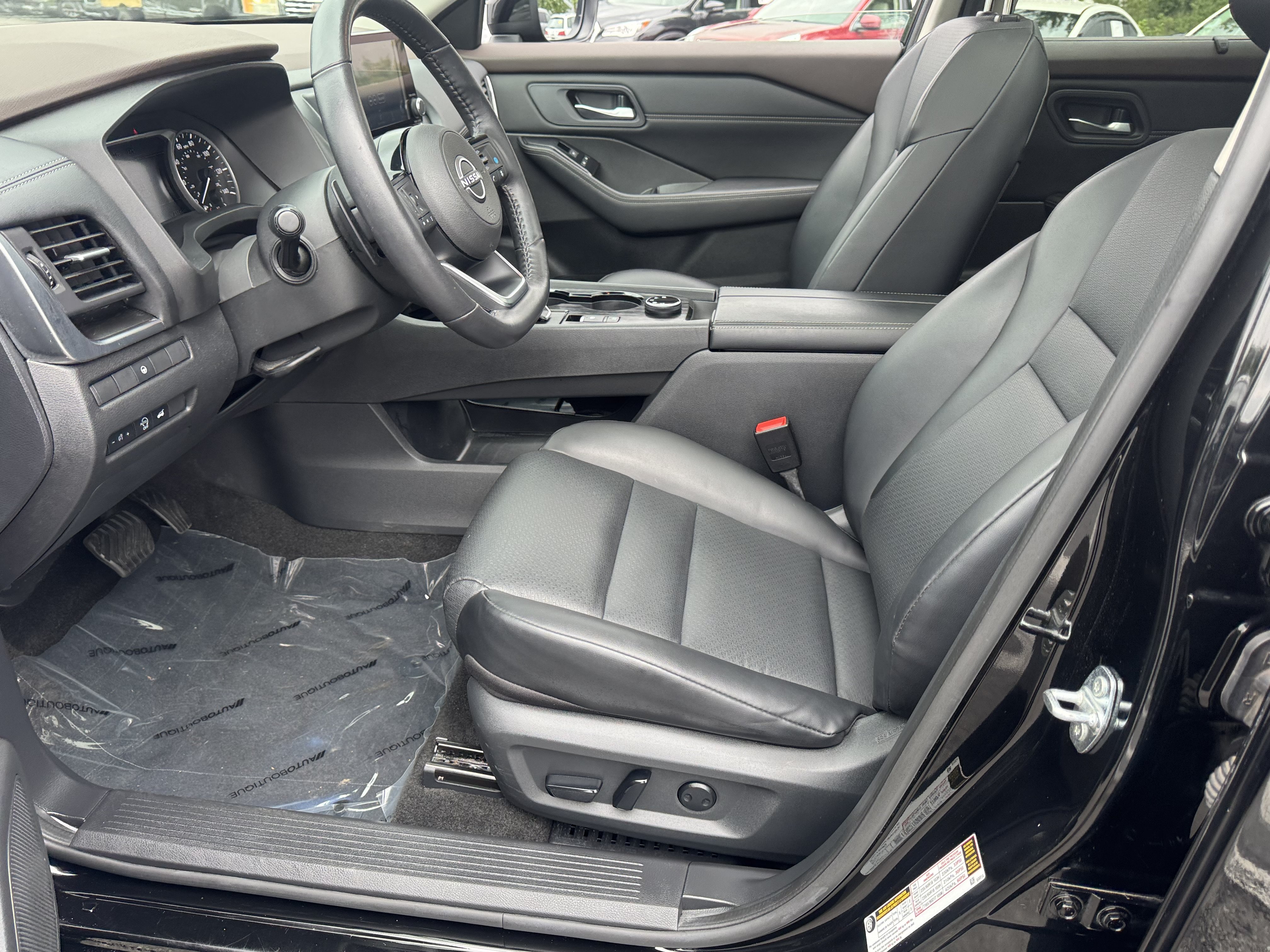 Used 2023 Nissan Rogue SV w/ SV Premium B Package AWD/4WD image 33