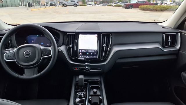 Used 2025 Volvo XC60 B5 Core image 20
