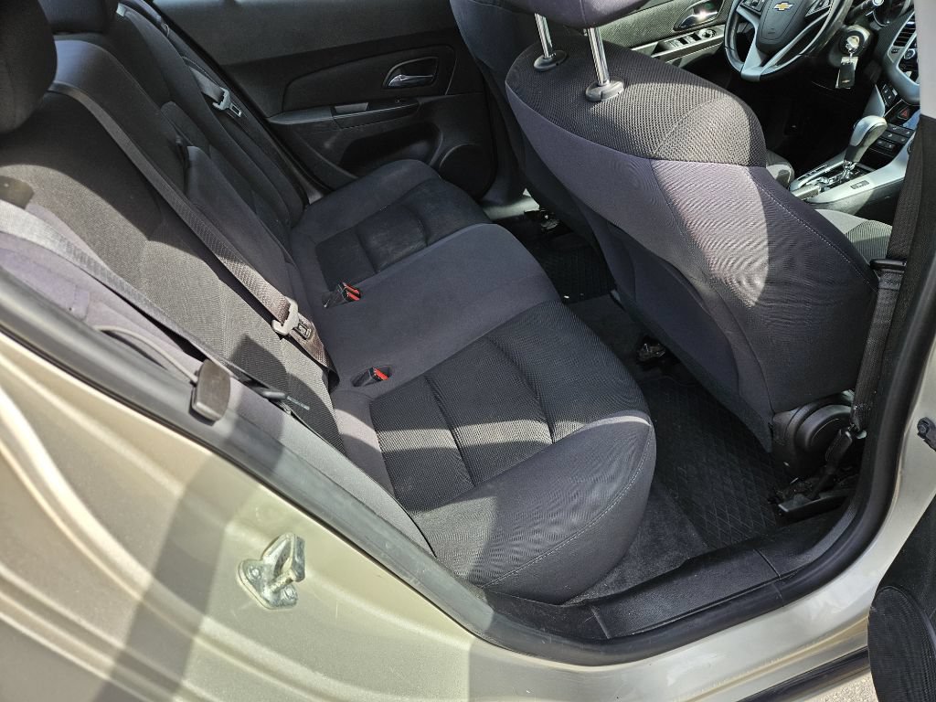 Used 2014 Chevrolet Cruze LT FWD image 15