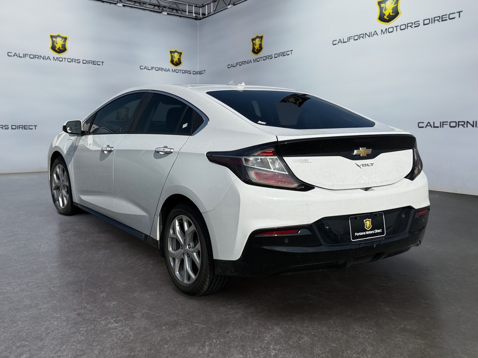 Used 2016 Chevrolet Volt Premier w/ Driver Confidence Package FWD image 3