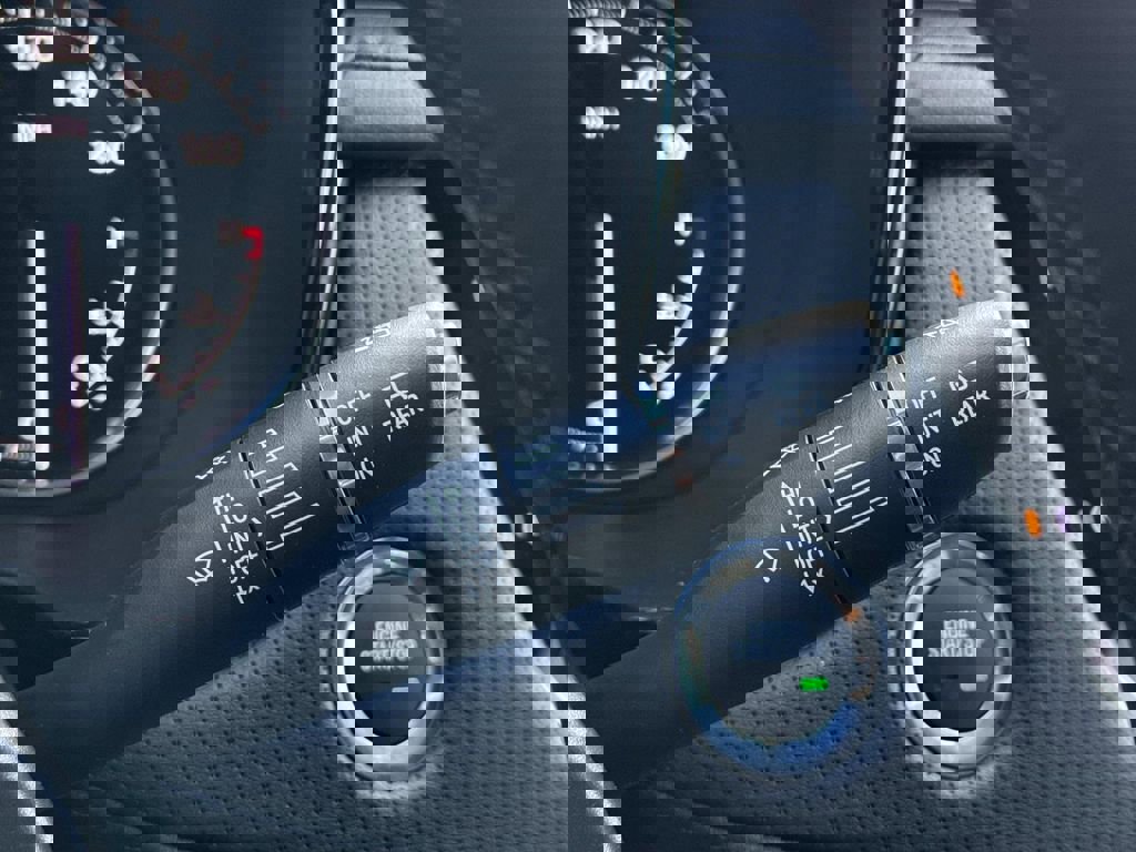 New 2025 Cadillac XT6 Luxury image 26