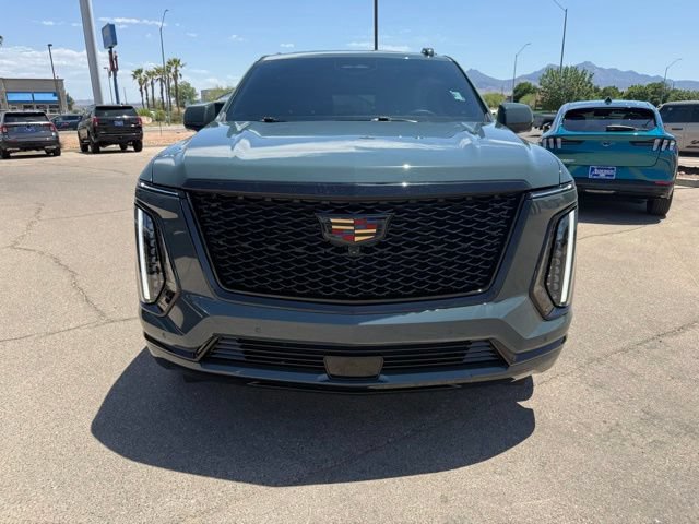 Used 2025 Cadillac Escalade Sport w/ LPO, Floor Liner Package AWD/4WD image 2