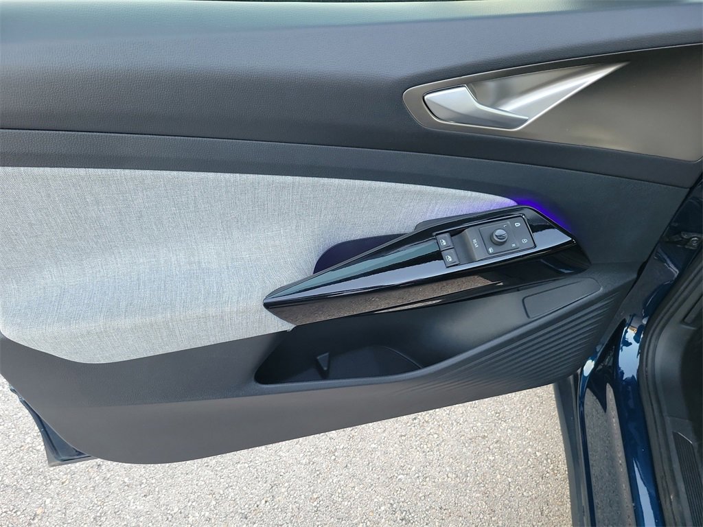 Used 2023 Volkswagen ID.4 Pro image 15