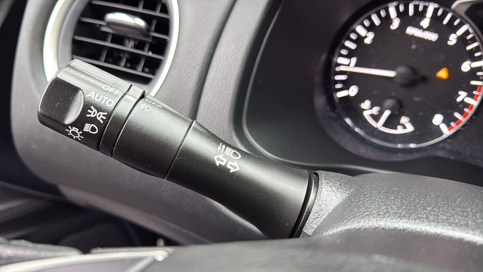 Used 2019 Nissan Pathfinder SL image 29