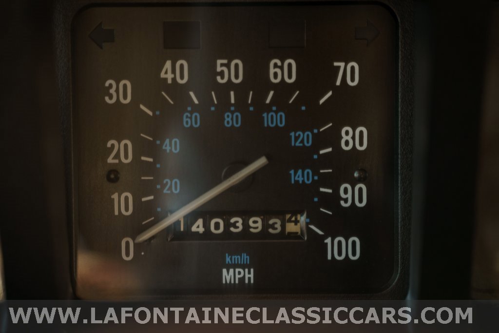 Used 1991 Jeep Grand Wagoneer Base image 6