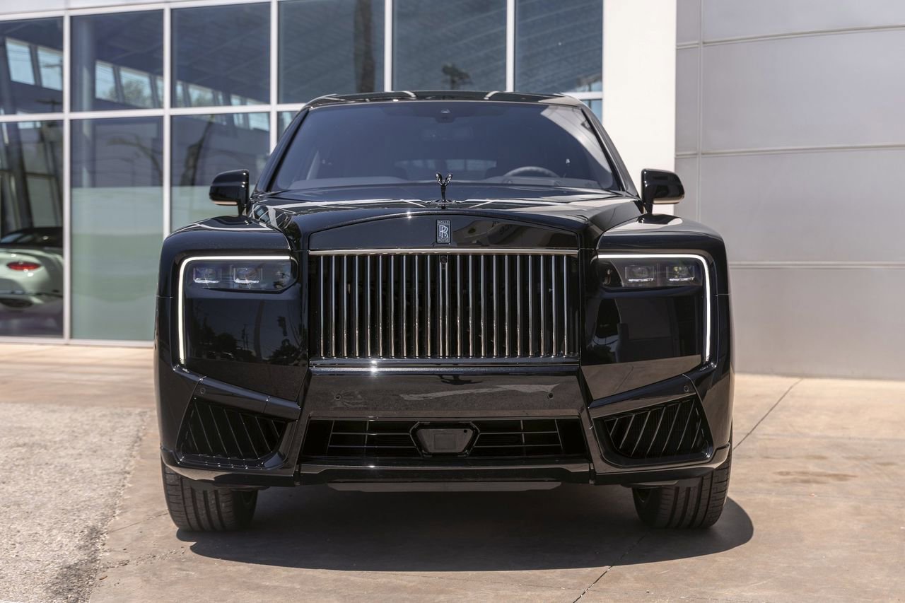 New 2026 Rolls-Royce Cullinan Black Badge image 16