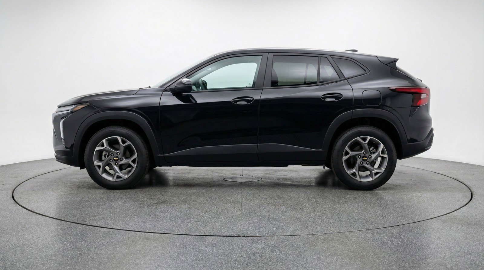 Used 2025 Chevrolet Trax LT w/ LT Convenience Package image 5