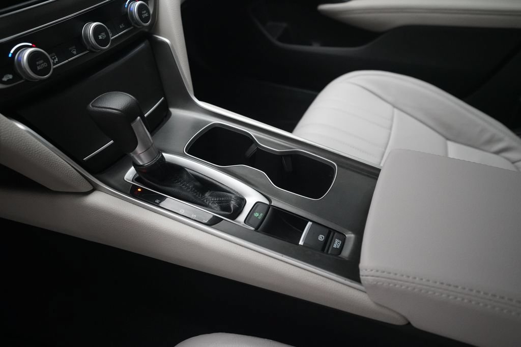 Certified 2018 Honda Accord LX image 16