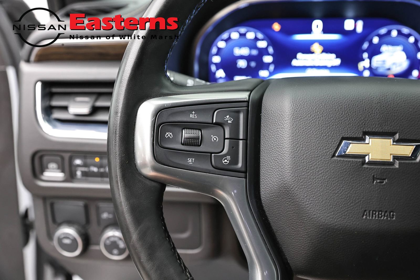 Used 2023 Chevrolet Suburban Premier RWD image 15