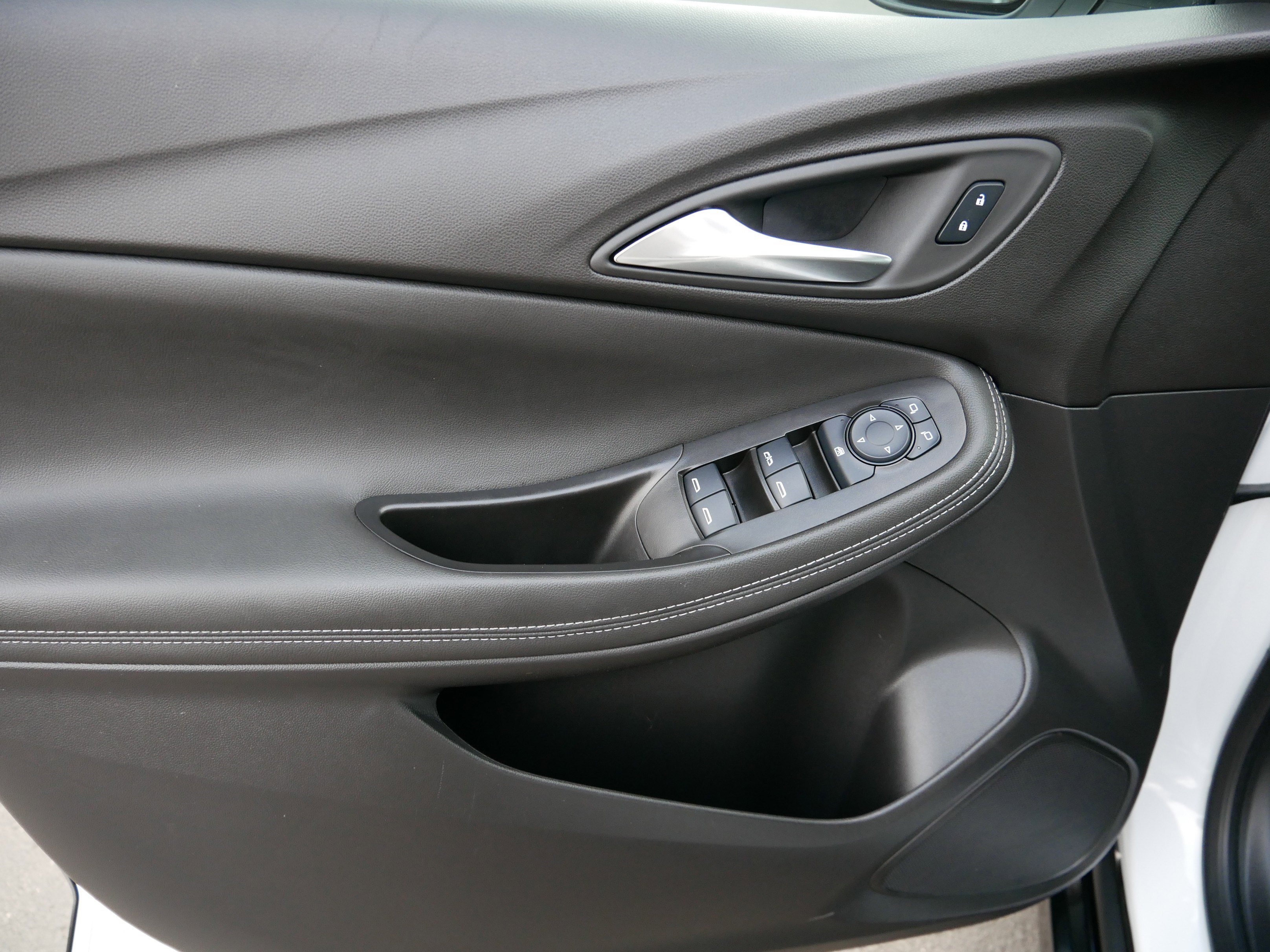 Used 2024 Buick Encore GX Sport Touring image 31