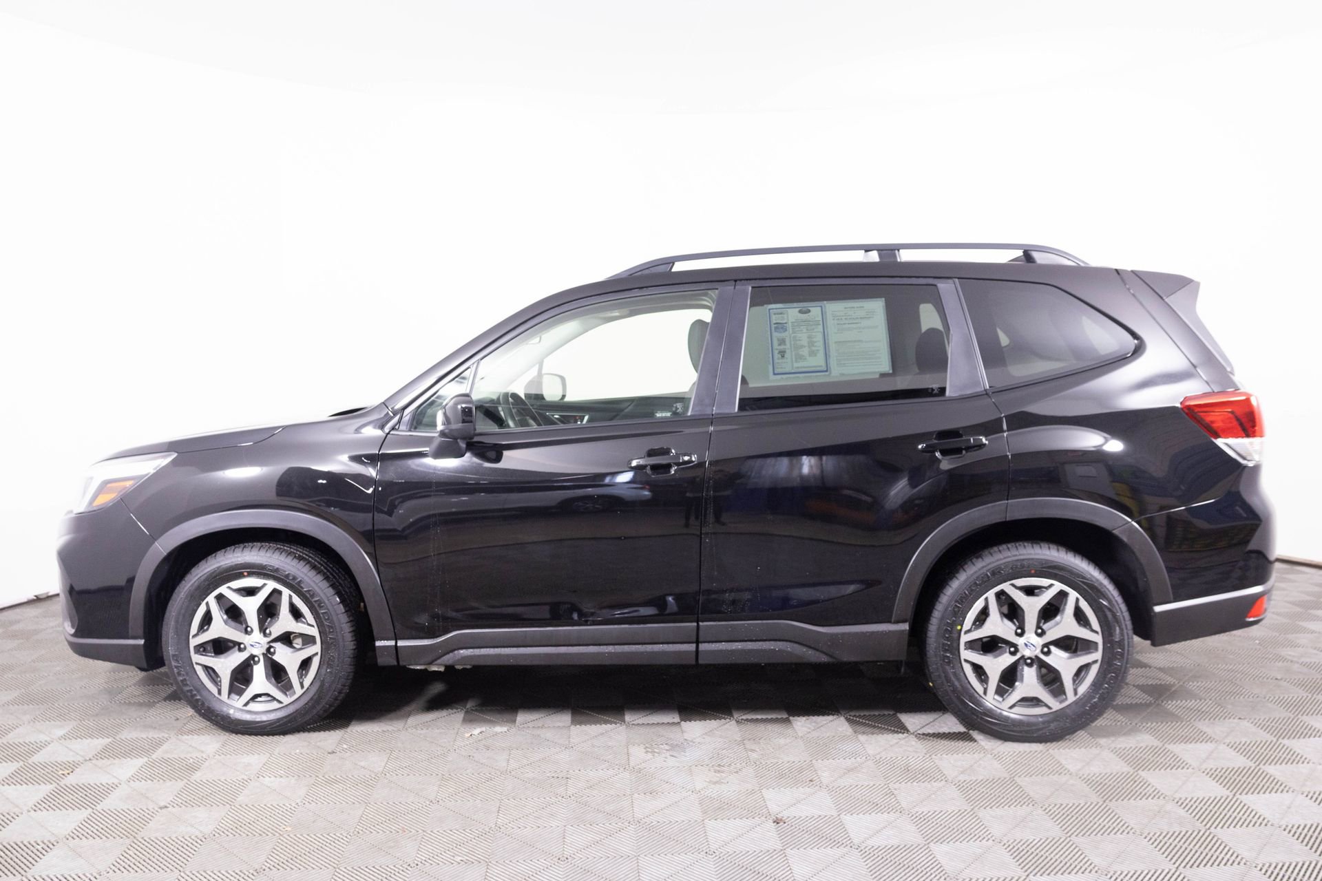 Used 2021 Subaru Forester Premium image 14