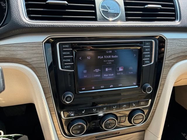 Used 2016 Volkswagen Passat 1.8T SE FWD image 21