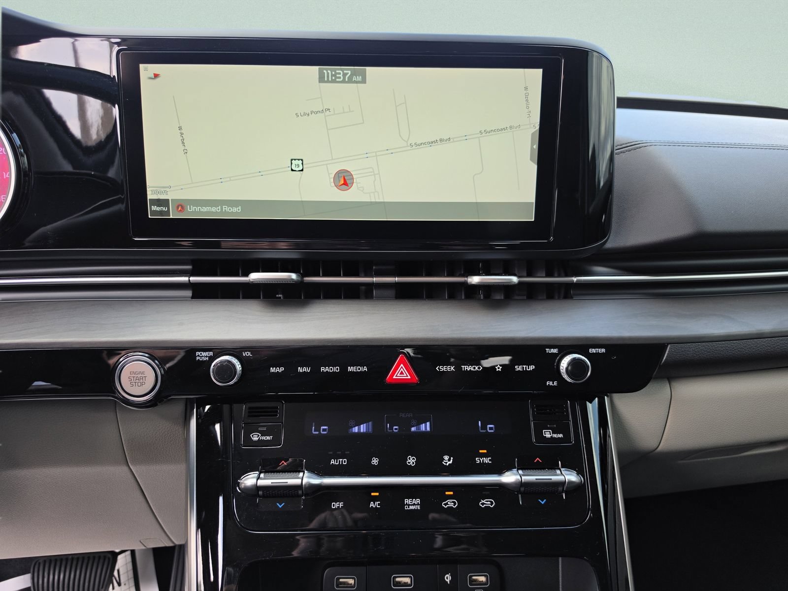 Used 2022 Kia Carnival SX FWD image 25