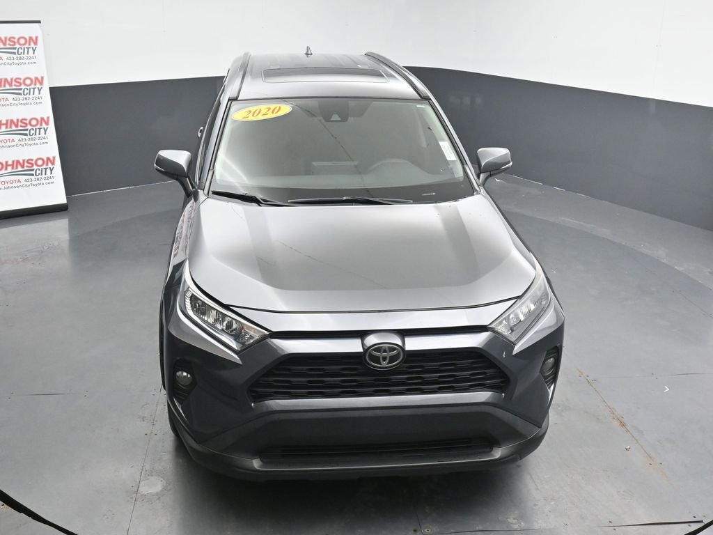 Used 2020 Toyota RAV4 XLE w/ Convenience Package FWD image 28