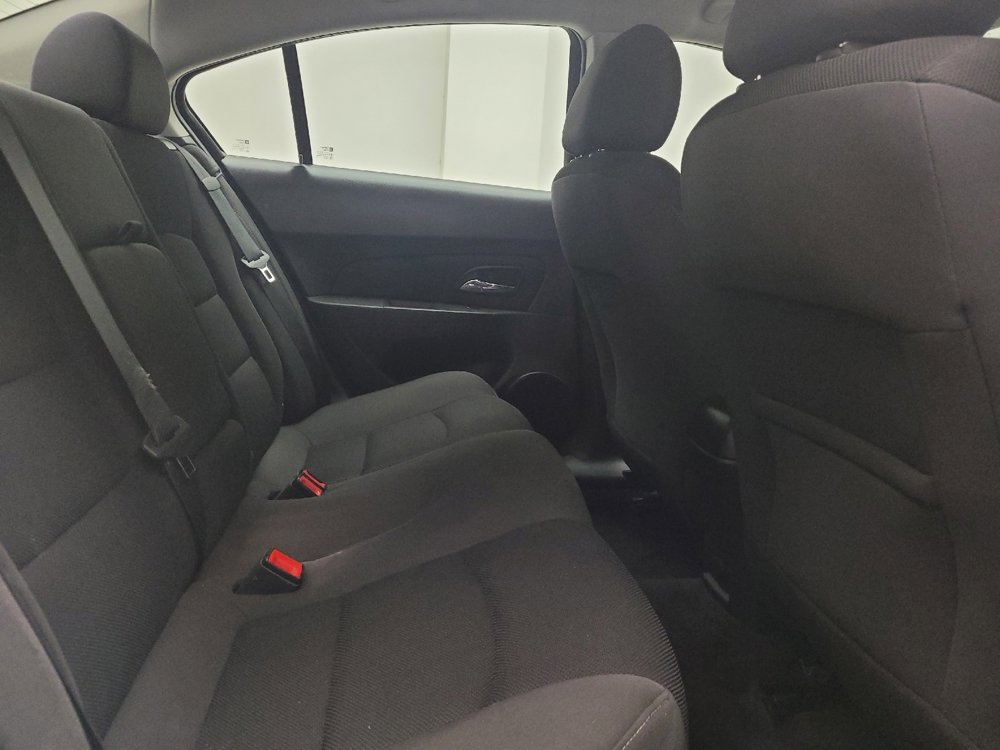 Used 2014 Chevrolet Cruze LT image 18