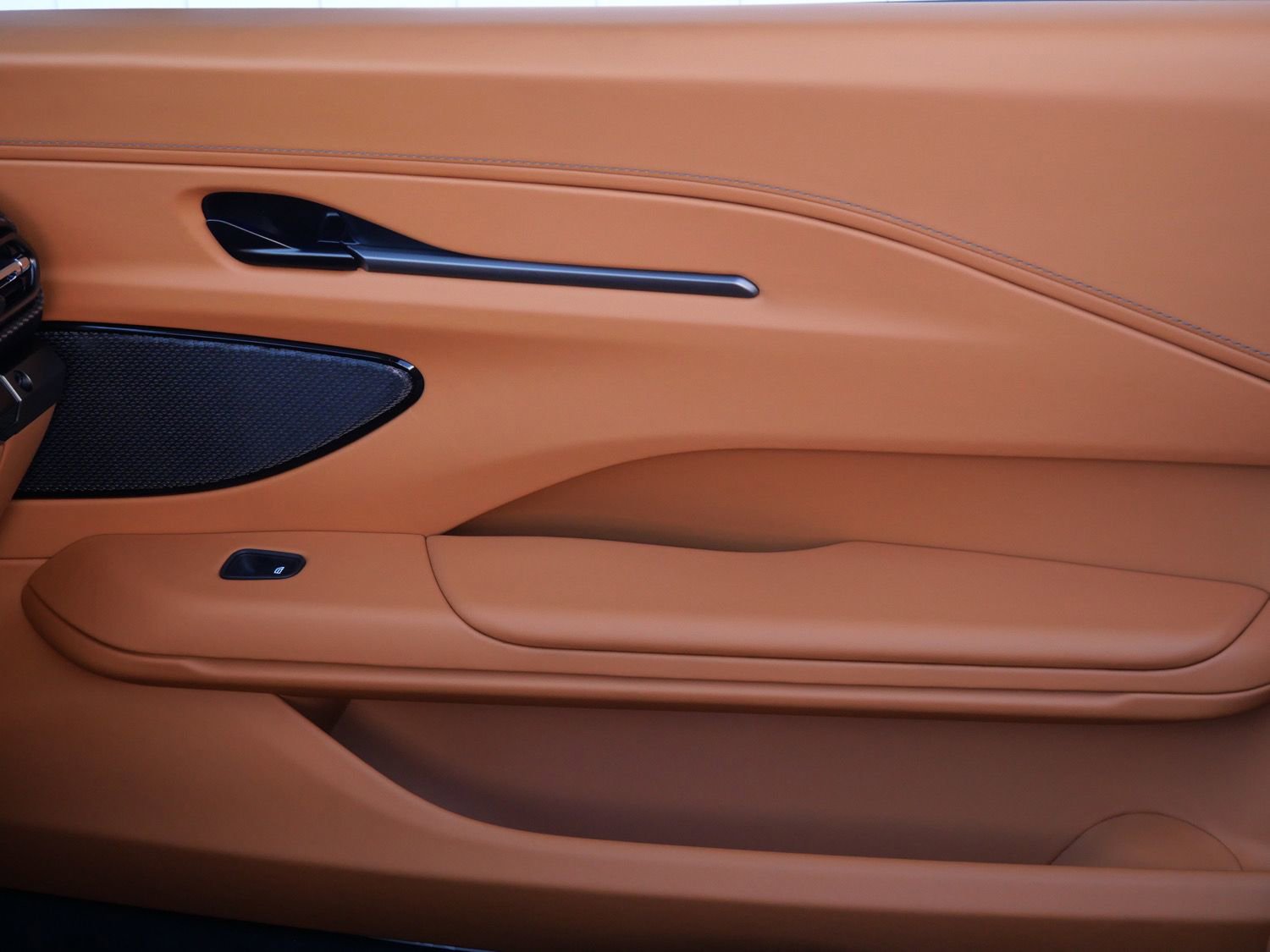New 2026 Aston Martin V8 Vantage S RWD image 22