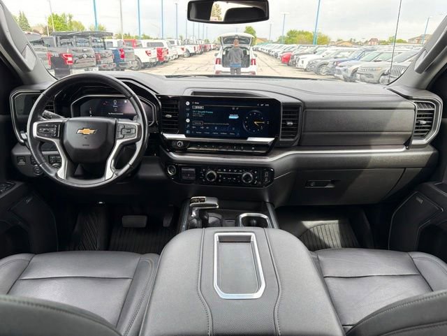 Used 2022 Chevrolet Silverado 1500 LTZ w/ LTZ Premium Package AWD/4WD image 18
