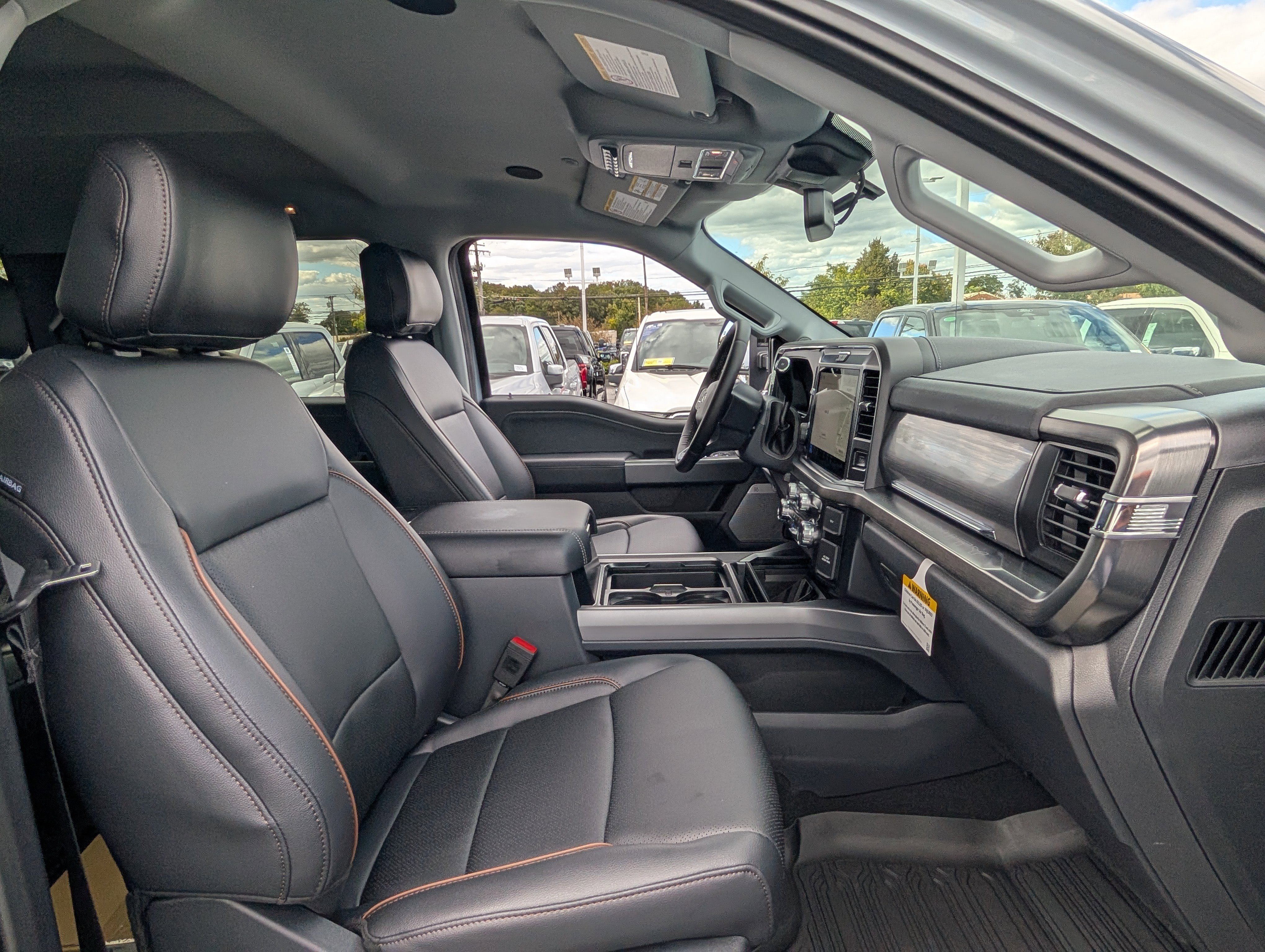 New 2026 Ford F250 Lariat w/ Black Appearance Package image 7