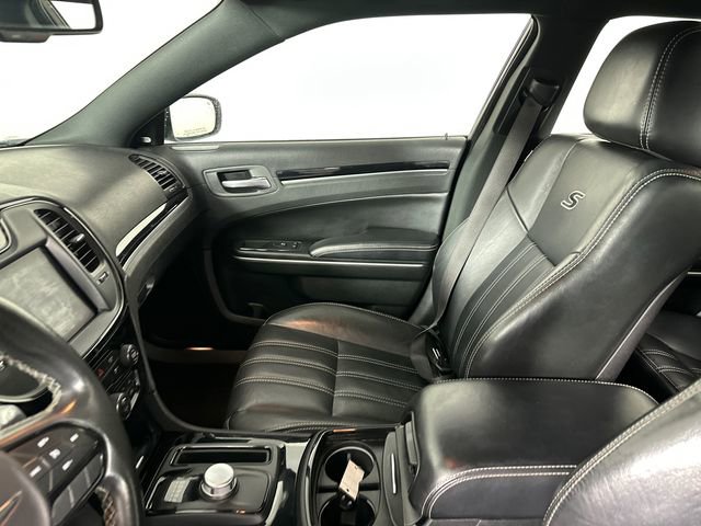 Used 2019 Chrysler 300 S AWD/4WD image 21