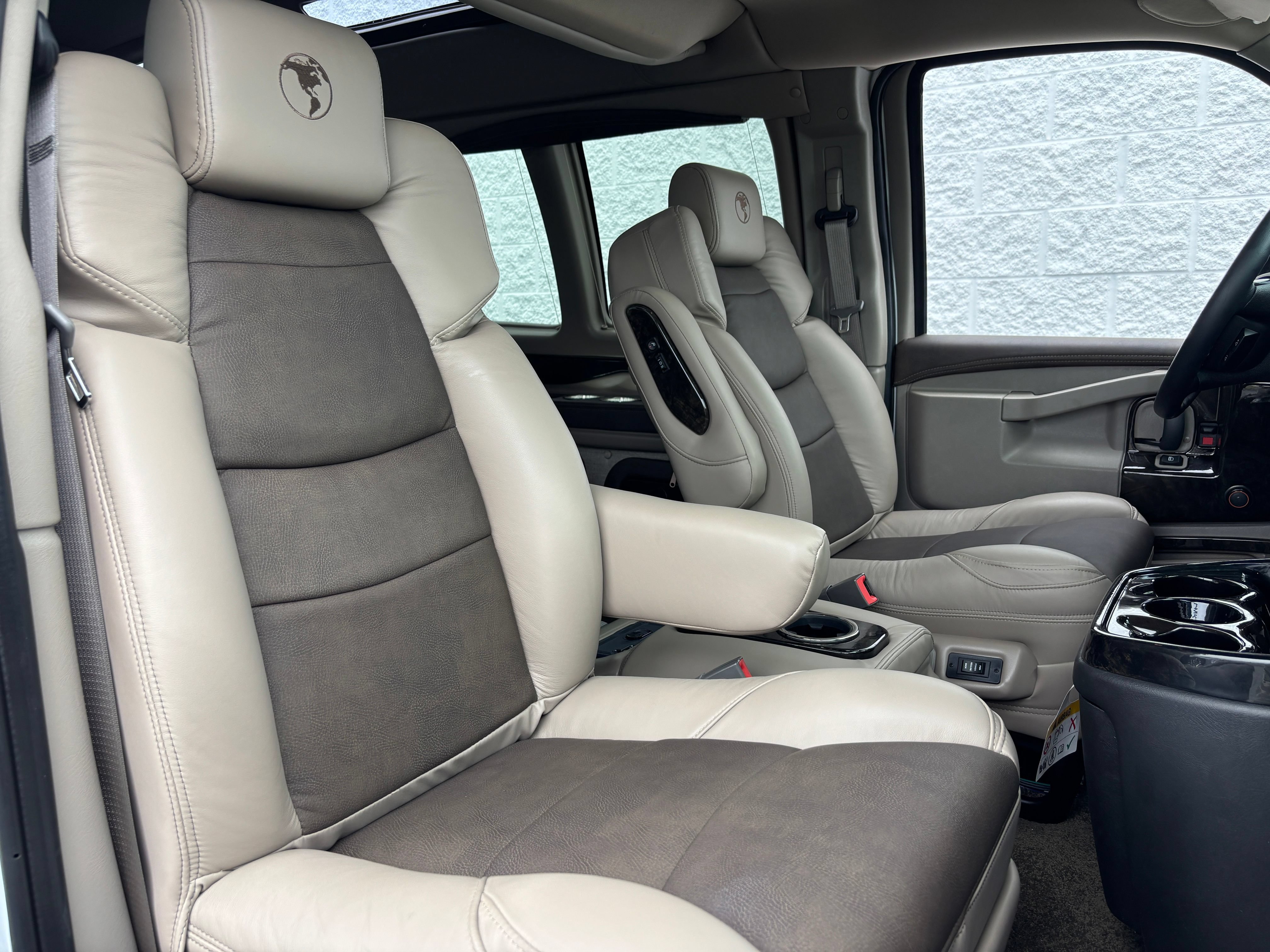 New 2026 GMC Savana 2500 w/ Driver Convenience Package RWD image 22