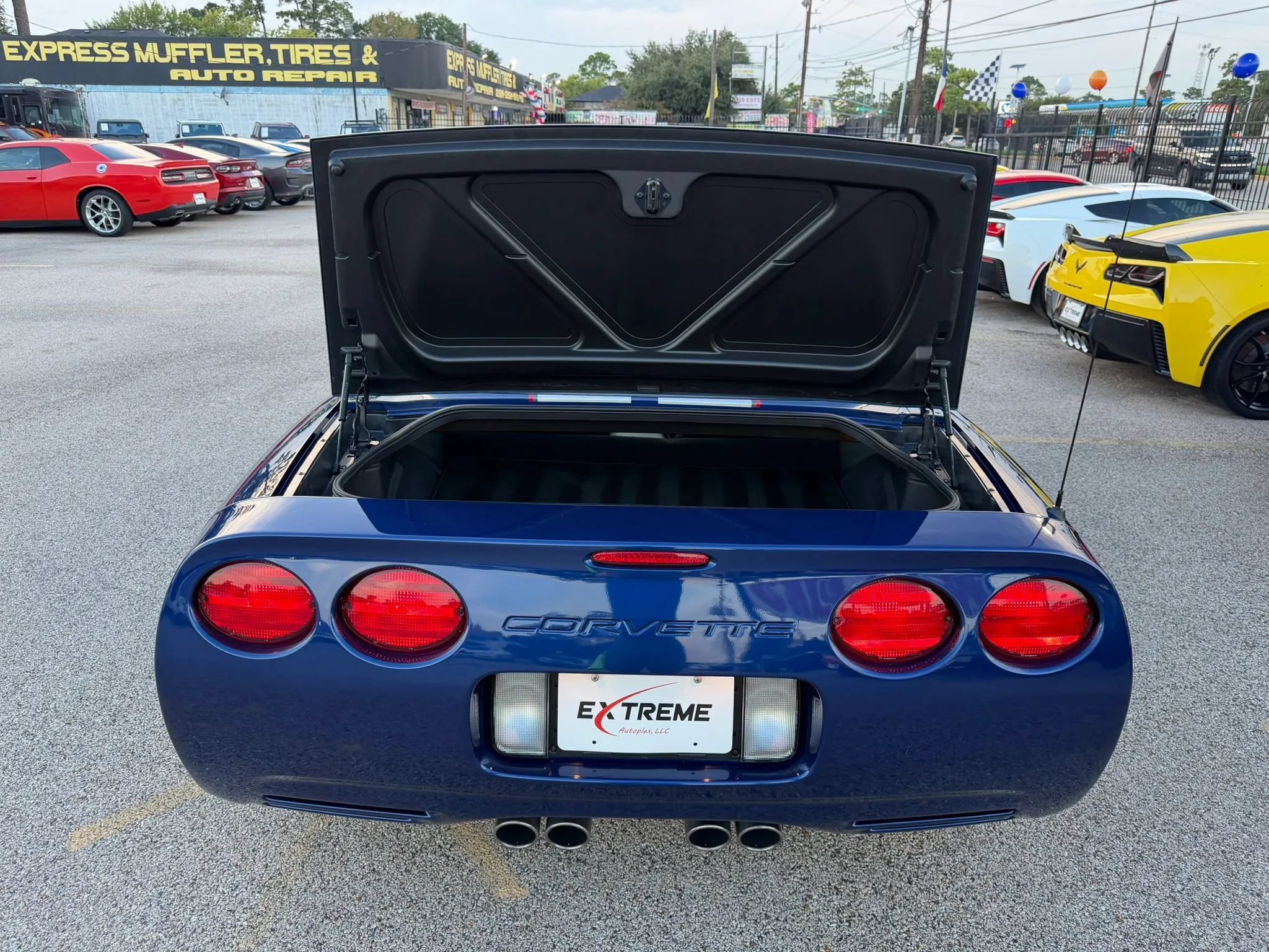Used 2004 Chevrolet Corvette Z06 w/ Z06 Preferred Equipment Group RWD image 38