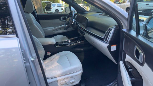 Used 2025 Kia Sorento SX Prestige AWD/4WD image 11