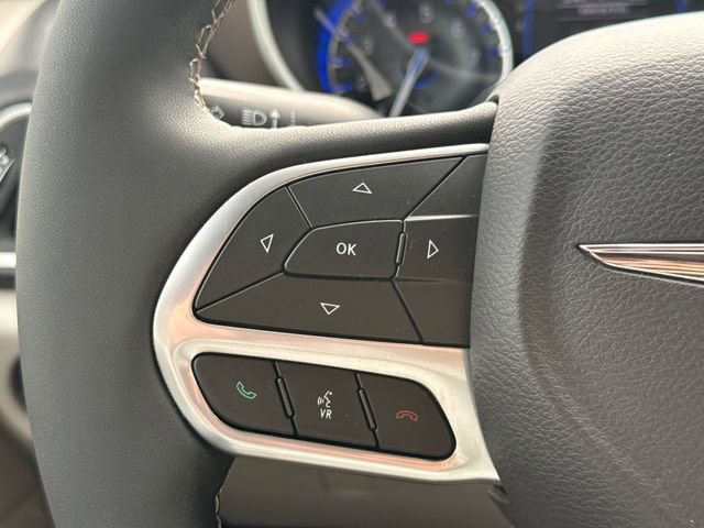 Used 2022 Chrysler Voyager LX FWD image 26