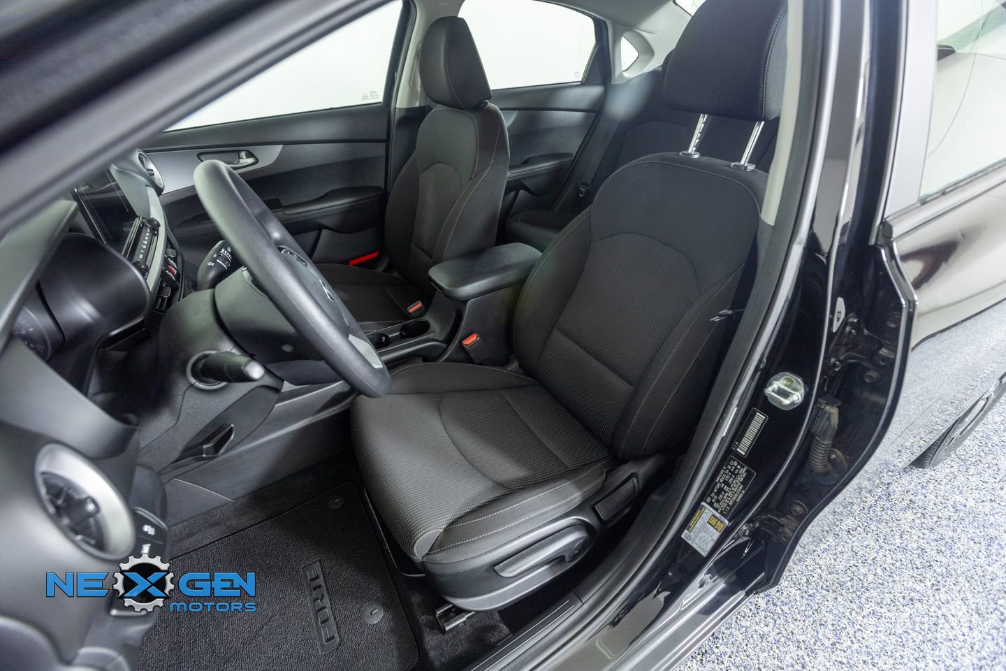 Used 2020 Kia Forte LXS FWD image 23