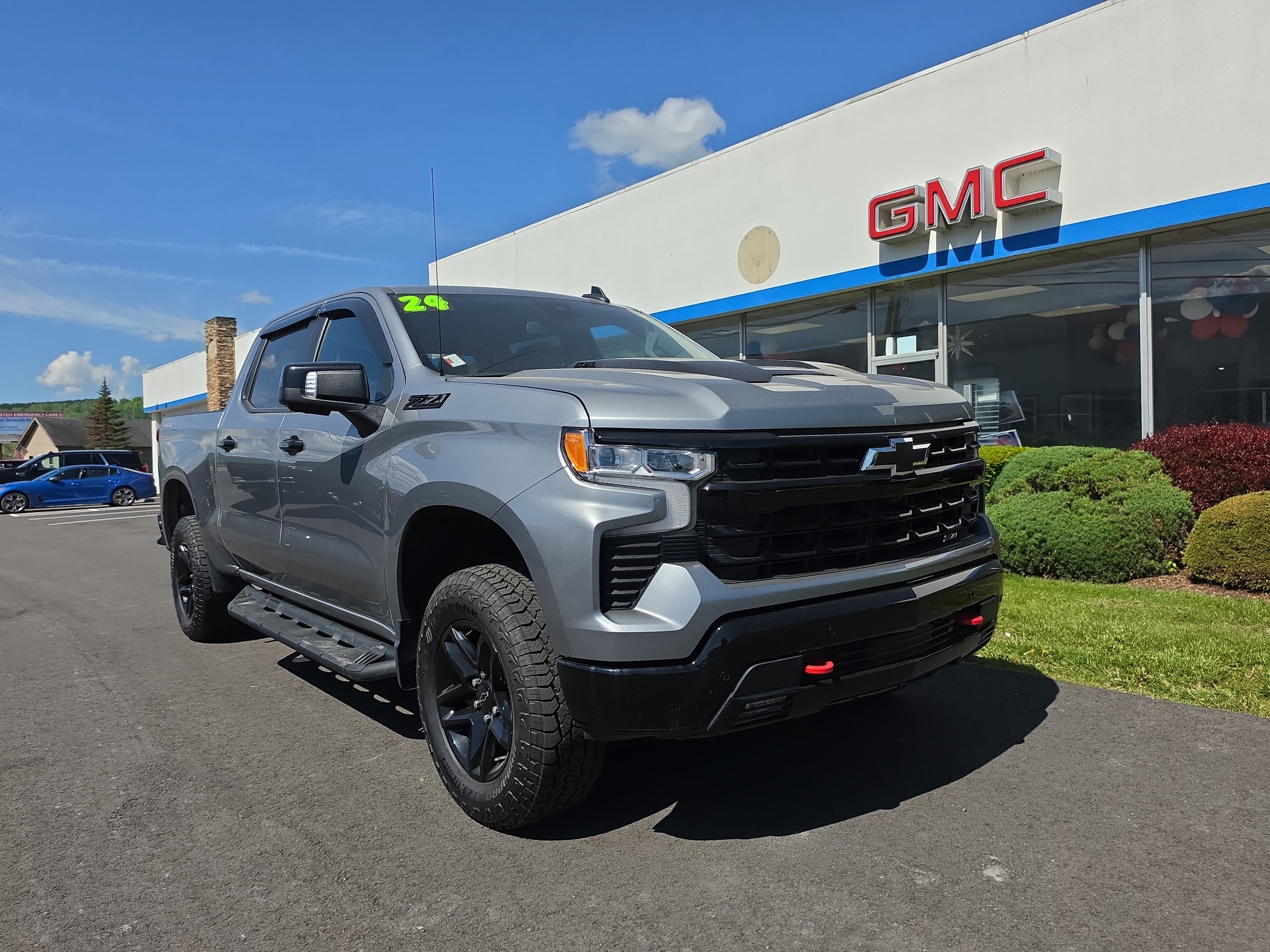 Used 2024 Chevrolet Silverado 1500 LT Trail Boss w/ Convenience Package II AWD/4WD video 1