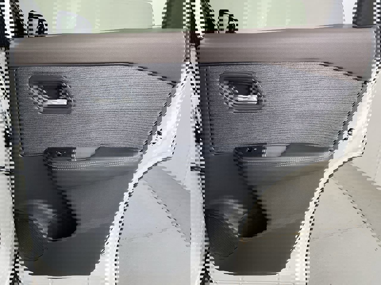 Used 2022 Nissan Rogue SV image 22