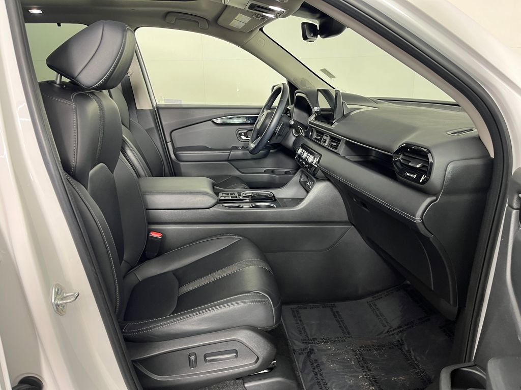 Used 2023 Honda Pilot Touring image 18