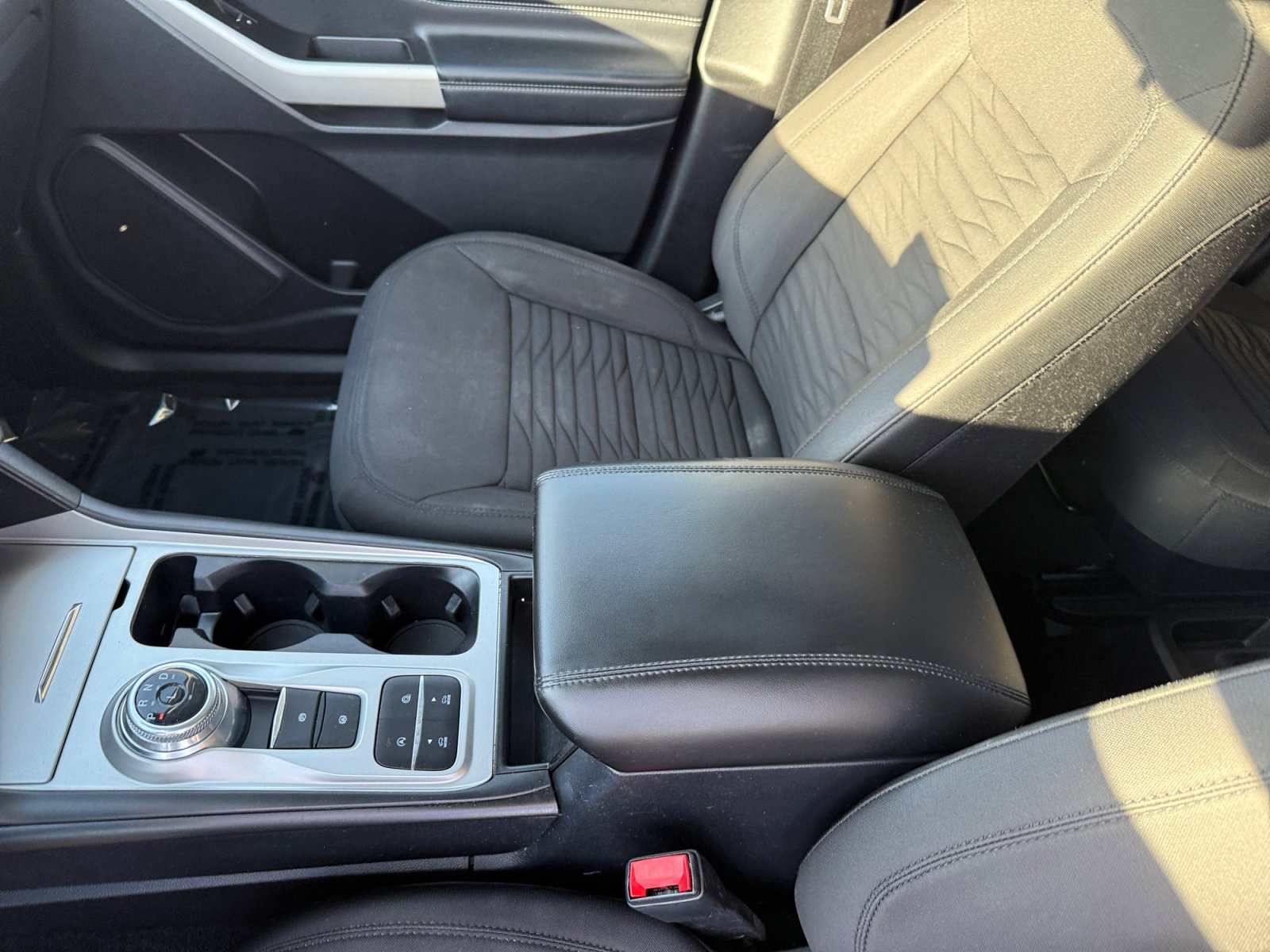 Used 2021 Ford Explorer XLT image 14