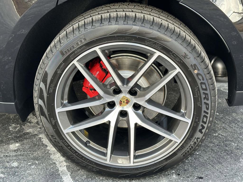 New 2026 Porsche Macan S image 8