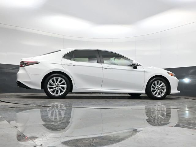 Used 2022 Toyota Camry LE image 31