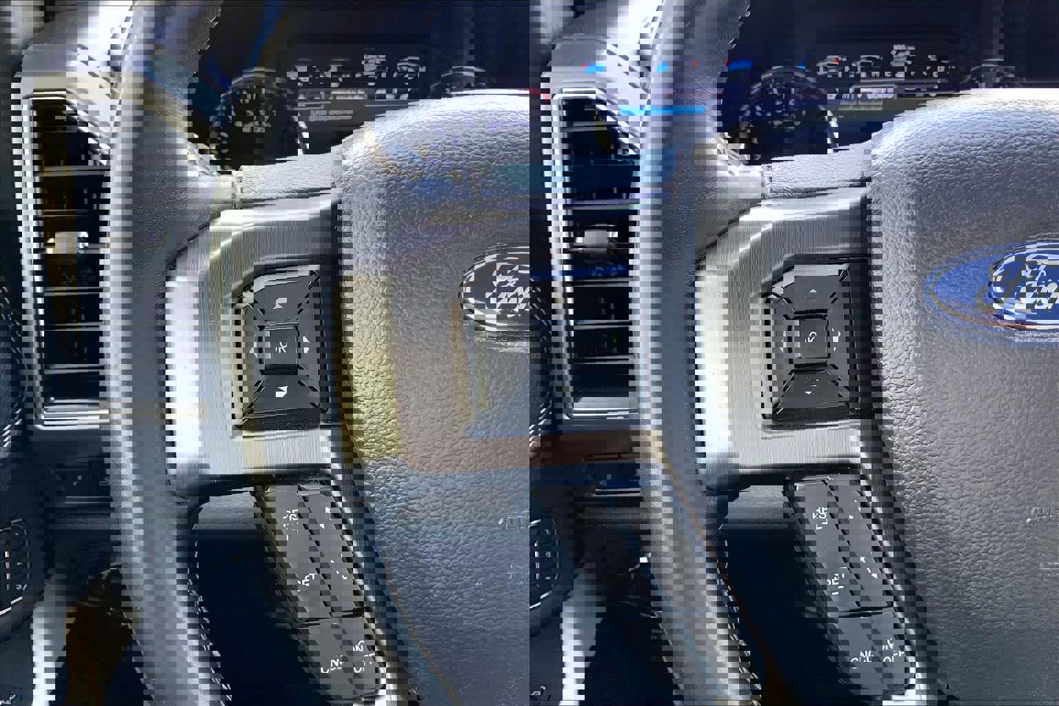 Used 2018 Ford Expedition Platinum RWD image 23